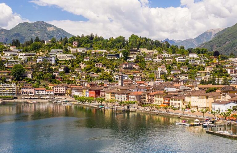 Vista aerea di Ascona sul Lago Maggiore – la rete in fibra ottica di Ascona4net copre l’intero territorio